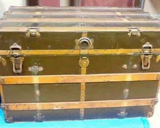 Multnomah Trunk Company 3-Ply Steamer Trunk With Insert Tray, Brass Hardware And Wood Slat Bumpers, 23" H x 36" W x 20" D