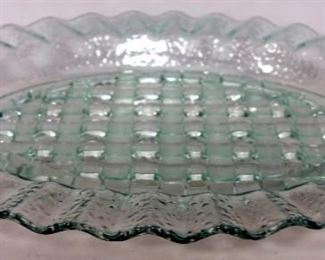 Pyrex 9.5" x 15" Casserole Dish And Glass Serving Tray With Removable Glass Grate