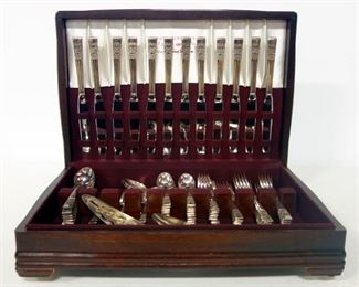 1847 Rogers Bros. Silver Plated 76-Piece Flatware Set "Coronation" Pattern In Wood Box