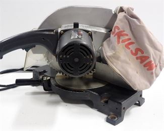 Skil 10" Miter Saw Model 3810, Powers On, With Manual And Extra Diablo 10" 80-Tooth Blade