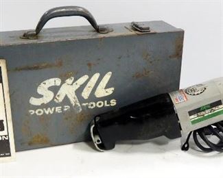 Skil Reciprocating Saw Model 474, With Instructions, In Metal Case, Powers On