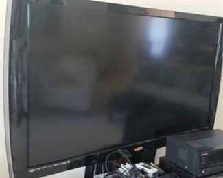 Large V1210 Flat screen with sound box