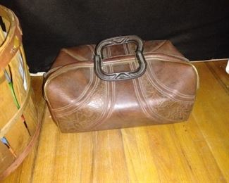 Vintage travel bag