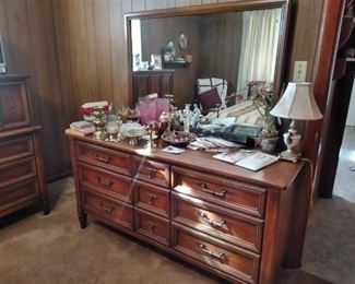 Vintage 9 drawer dresser with mirror