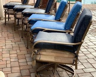 7pc Hampton Bay Outdoor Patio Set Table w/ 6 chairs	Table: 29x42x65in	HxWxD
