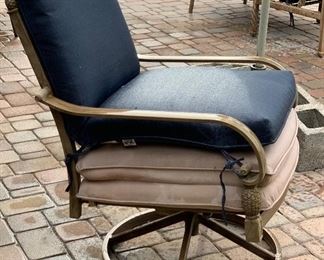 7pc Hampton Bay Outdoor Patio Set Table w/ 6 chairs	Table: 29x42x65in	HxWxD
