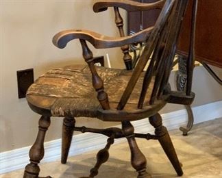 Antique Pennsylvania Rush Seat Windsor Chair Brace back	36x24x22in	HxWxD
