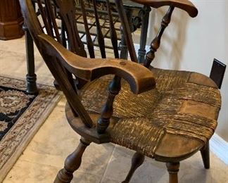 Antique Pennsylvania Rush Seat Windsor Chair Brace back	36x24x22in	HxWxD
