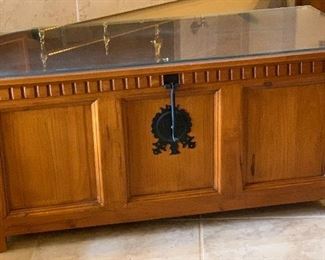 Wood Blanket Chest #1	19x20x19in	HxWxD
