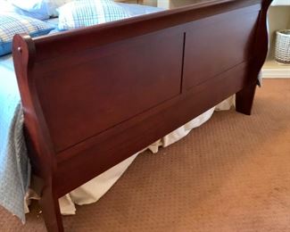 Queen Cherrywood Sleigh Bed	43x62x90in.	HxWxD
