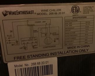 WineEnthusiast Wine Chiller 268682001	24.5x17x19	HxWxD
