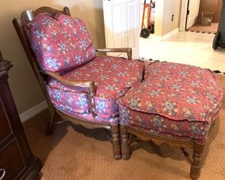 Padded Accent Chair w/ Ottoman		
