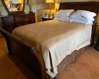 Fairmont Designs King Sleigh Bed		
