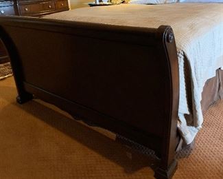 Fairmont Designs King Sleigh Bed		
