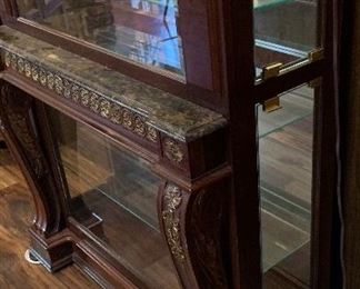 Pulaski Curio Cabinet Display Case 0013658	80x40x17in	HxWxD
