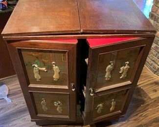 Asian Fold-Out Bar	40x33x17in	HxWxD
