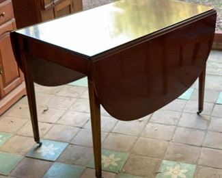 Drop Leaf Table	30x 42 x 26-64	HxWxD
