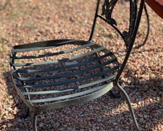 5pc Wrought Iron Vintage Patio Set Table & 4 Chairs	29in H x 48in Diameter	
