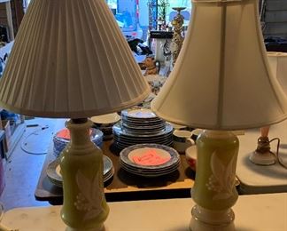 1 Aladdin Alacite Leaf Lamp #1		
1 Aladdin Alacite Leaf Lamp #2