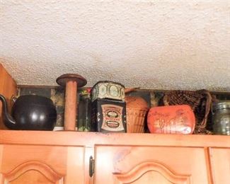 49. Contents Above Stove Cabinets