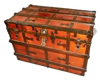 276. Very Large Wooden Chest