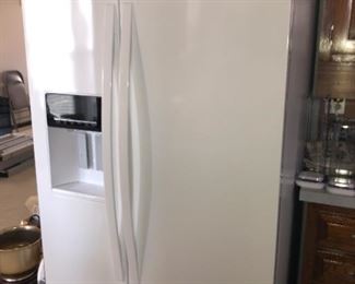 Whirlpool side by side refrigerator (2016)