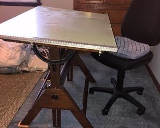 Vintage drafting table (pristine)