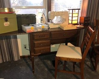 Kenmore sewing machine (like new)