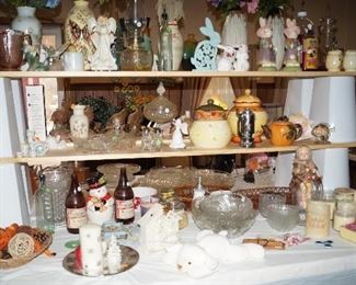 glass ware, décor, doll, old bottles
