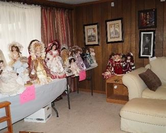 dolls, chairs, table, decor