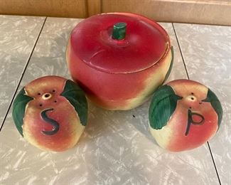 84) Apple Cookie Jar.with Salt Pepper $10