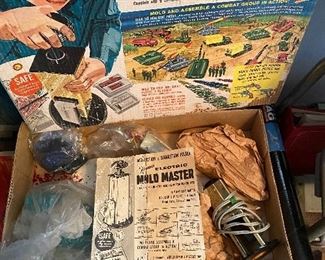 21) Kenner Mold Masters/Box $10