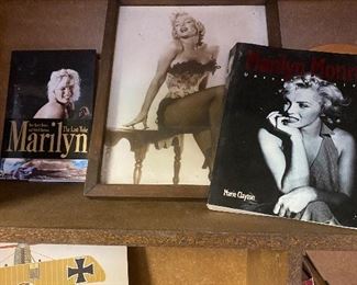 282) LOT of MARILYN, 2 Books, Picture $12