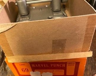 305) Manual Punch/Box 