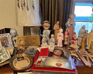 246) LOT OF ENTIRE RELIGIOUS BOOKS, STATUES, CROSSES ,NOVELTY ITEMS ON TOP OF DRESSER $45