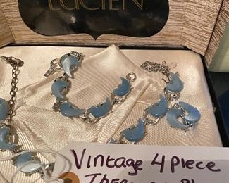 192) Lovely Lucien 4 Piece Thermosat Blue 1950's in Original Presentation Box $15