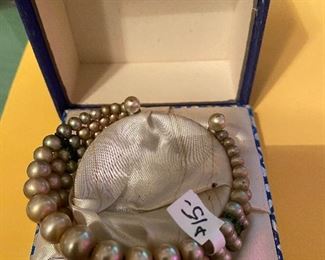 195) Perfect Pearl Bracelet Original Presentation Box, Tag $10