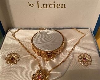 200) Lovely Jewles By Lucien 4 Piece Set , Presentation box $25
