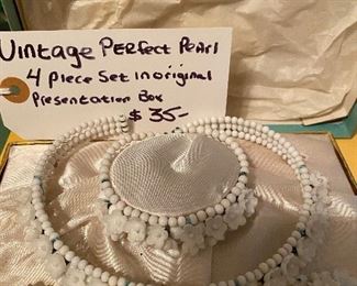 209) Perfect Pearl 4 Piece set, Flowers, Original Presentation Box $15