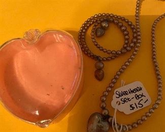 216) Sweetheart Necklace Bracelet Original Heart Plastic Box $15