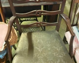 316) Vintage Arm Chair $20