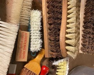 385) LOT of Bristle Brushes ALL $15