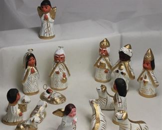 Handmade/Painted Miniature 16 pcs Manger Set (Made in Mexico)