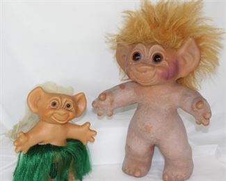 Thomas Dam Lykke Vintage 1970’s Troll: Hawaiian Hulu Dancing Troll (6”) and 9” Troll without clothes