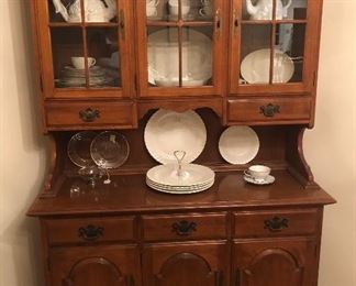 Ethan Allen Maple China Hutch