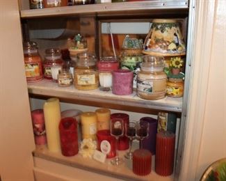 Yankee Candle scented candles, many different kinds and sought after varieties