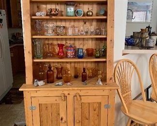 display shelving unit and glassware 