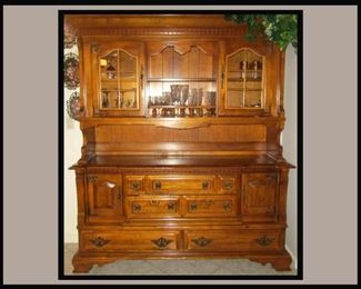 Very Nice Buffet and Hutch