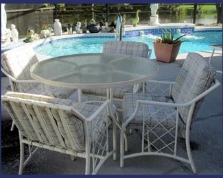 Lanai Table and Chairs