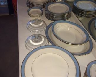 Lovely set of Syracuse china